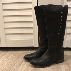 Black Leather Boots in AMAZING condition